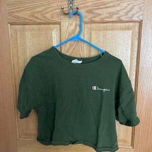 Cropped Champion Women’s Shirt